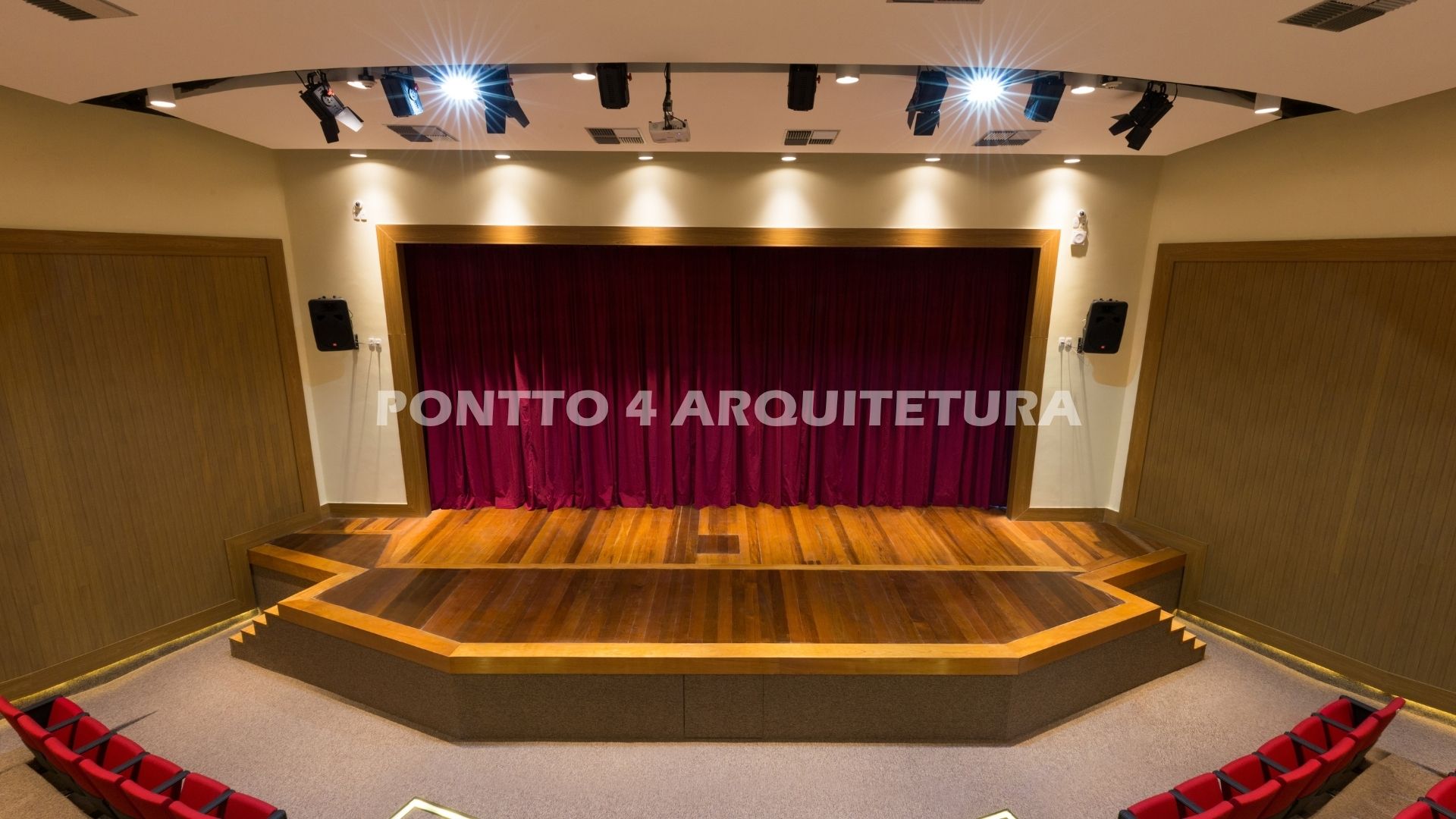 TEATRO_PALCO_PLATEIA.jpg