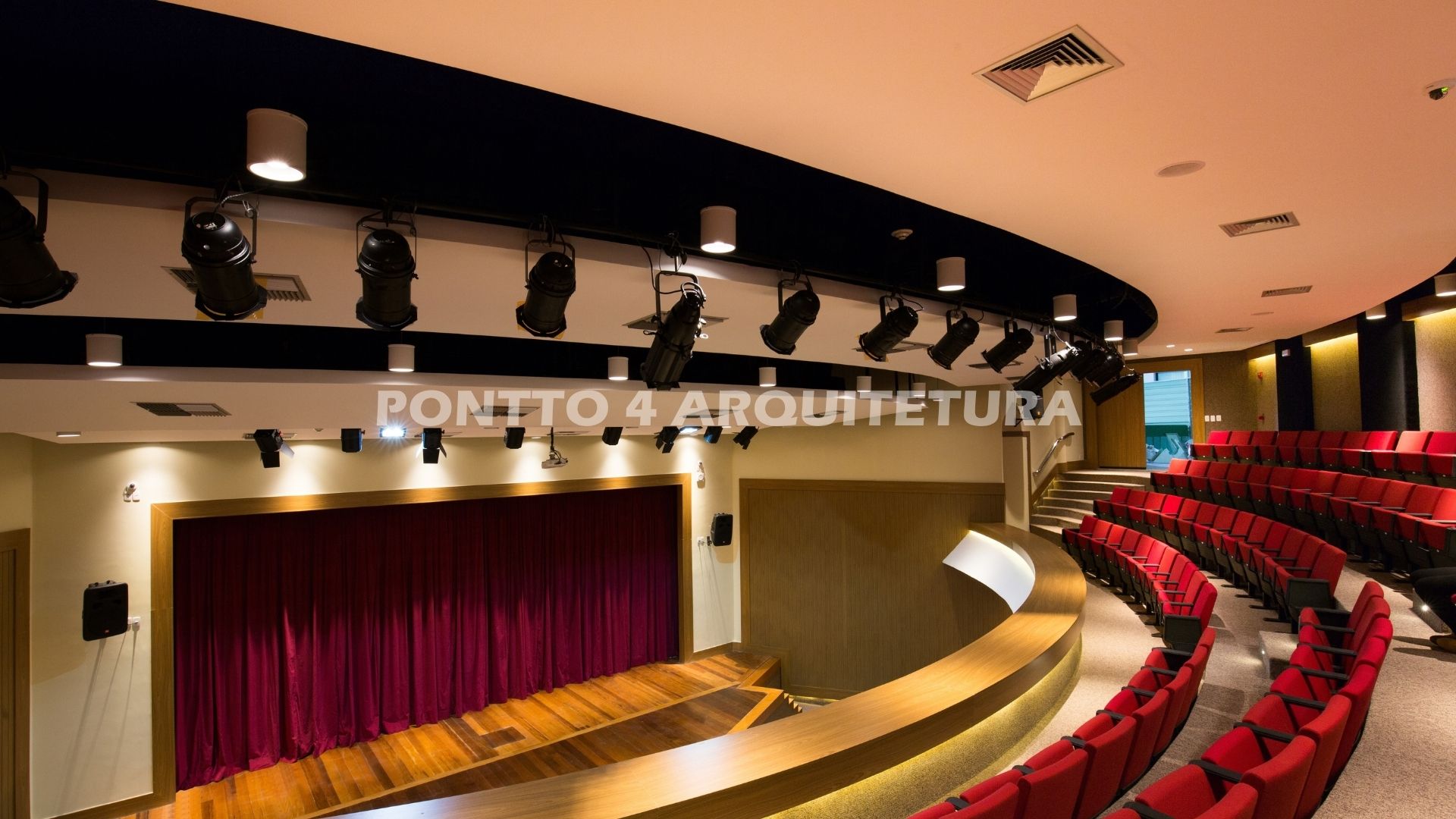 TEATRO_PALCO_PLATEIA.jpg